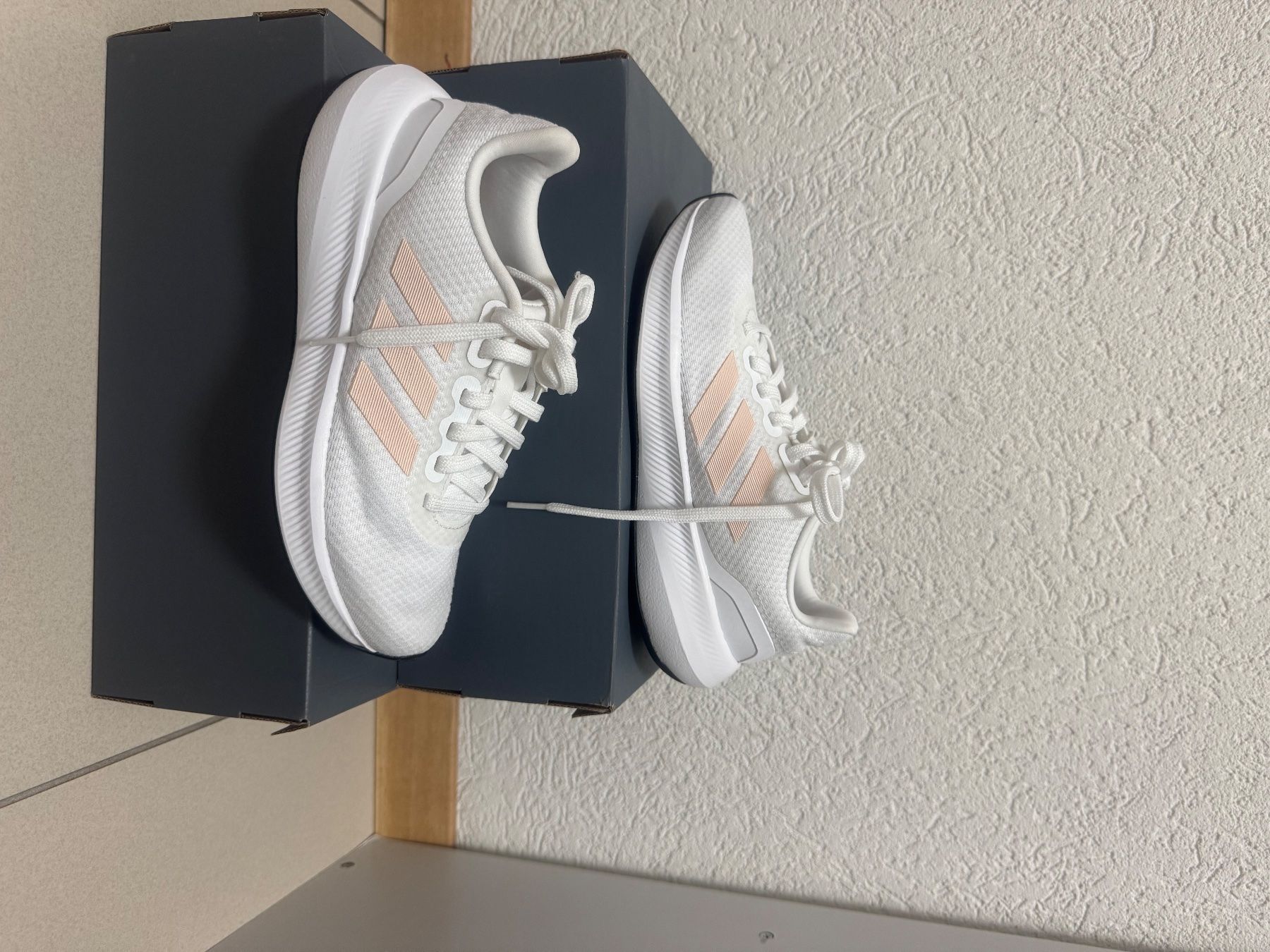 Chaussures femmes: Basket – D'occasion à Nyon par gen_729p