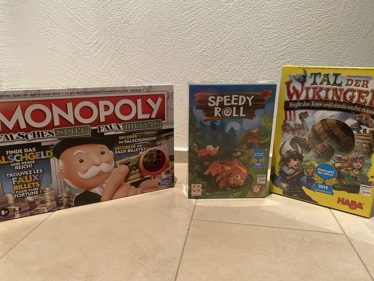 Spiele: Brettspiele Monopoly, Speedy Roll, Tal der Wikinger, neu – Neu und originalverpackt aus Masein von ladouce01