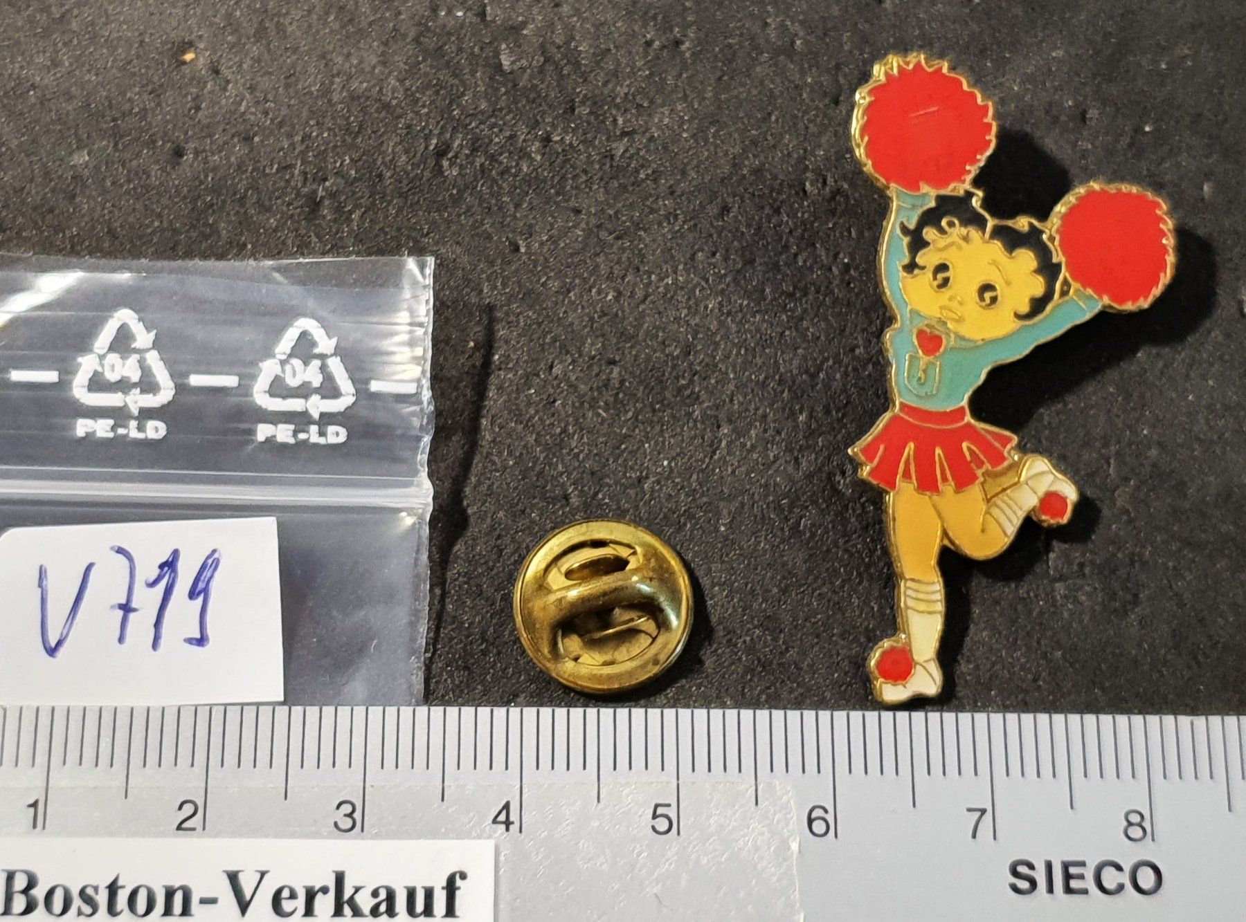 Placchette & Badge: V719 - Pin Betty Boop – Usato da Reinach BL venduto da Boston-Verkauf 1