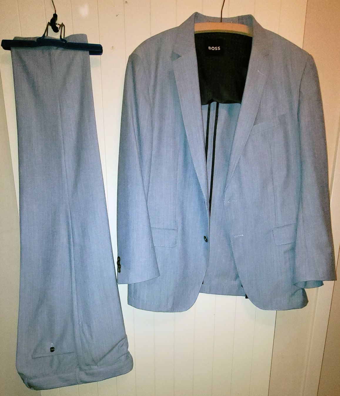 Hugo Boss Completi: Anzug mit Hose und Veston – Nuovo (secondo la descrizione) da Thun venduto da aer_7cgc
