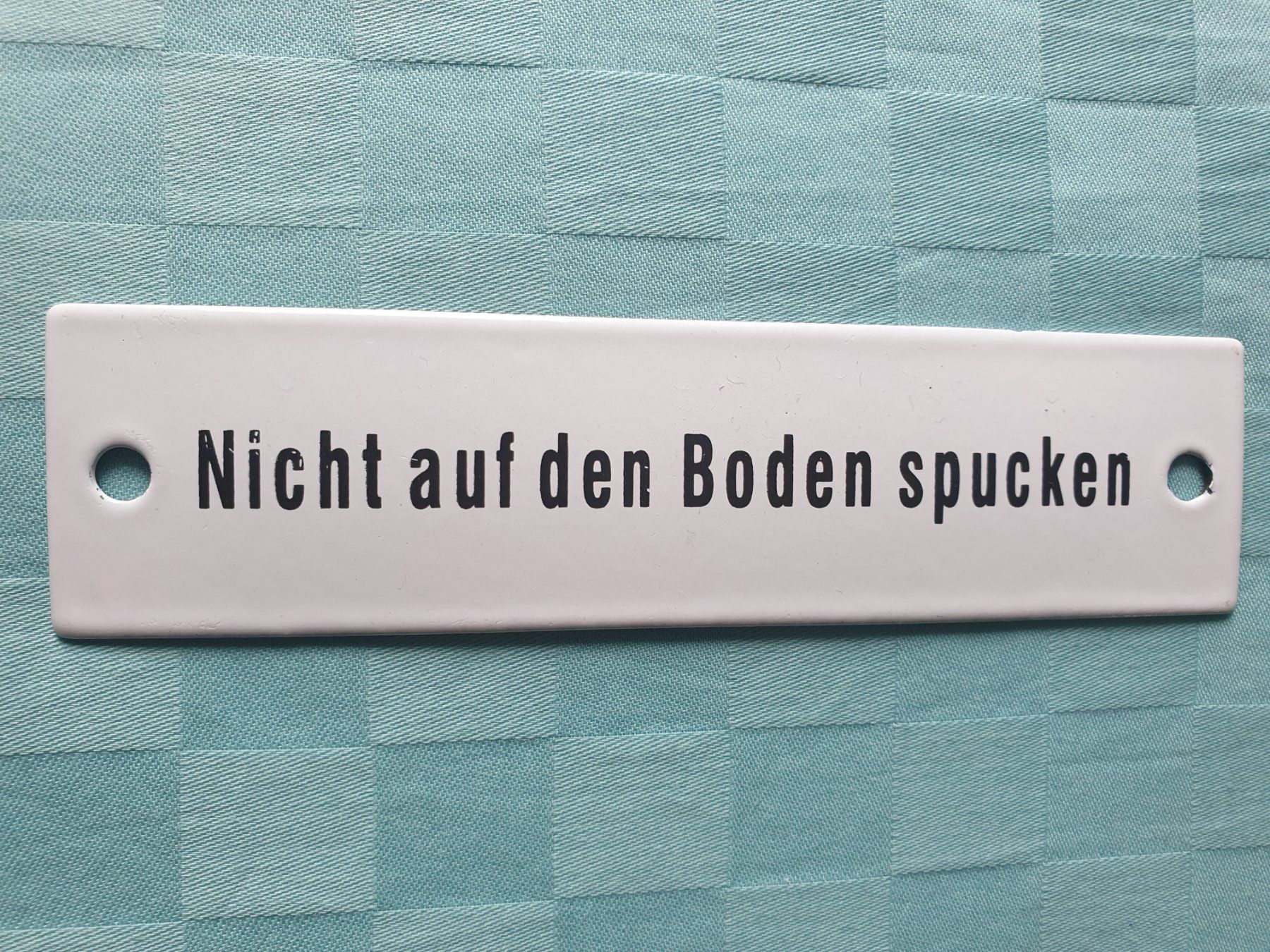Insegne: Emailschild Nicht auf den Boden spucken – Usato da Mörschwil venduto da spirspi