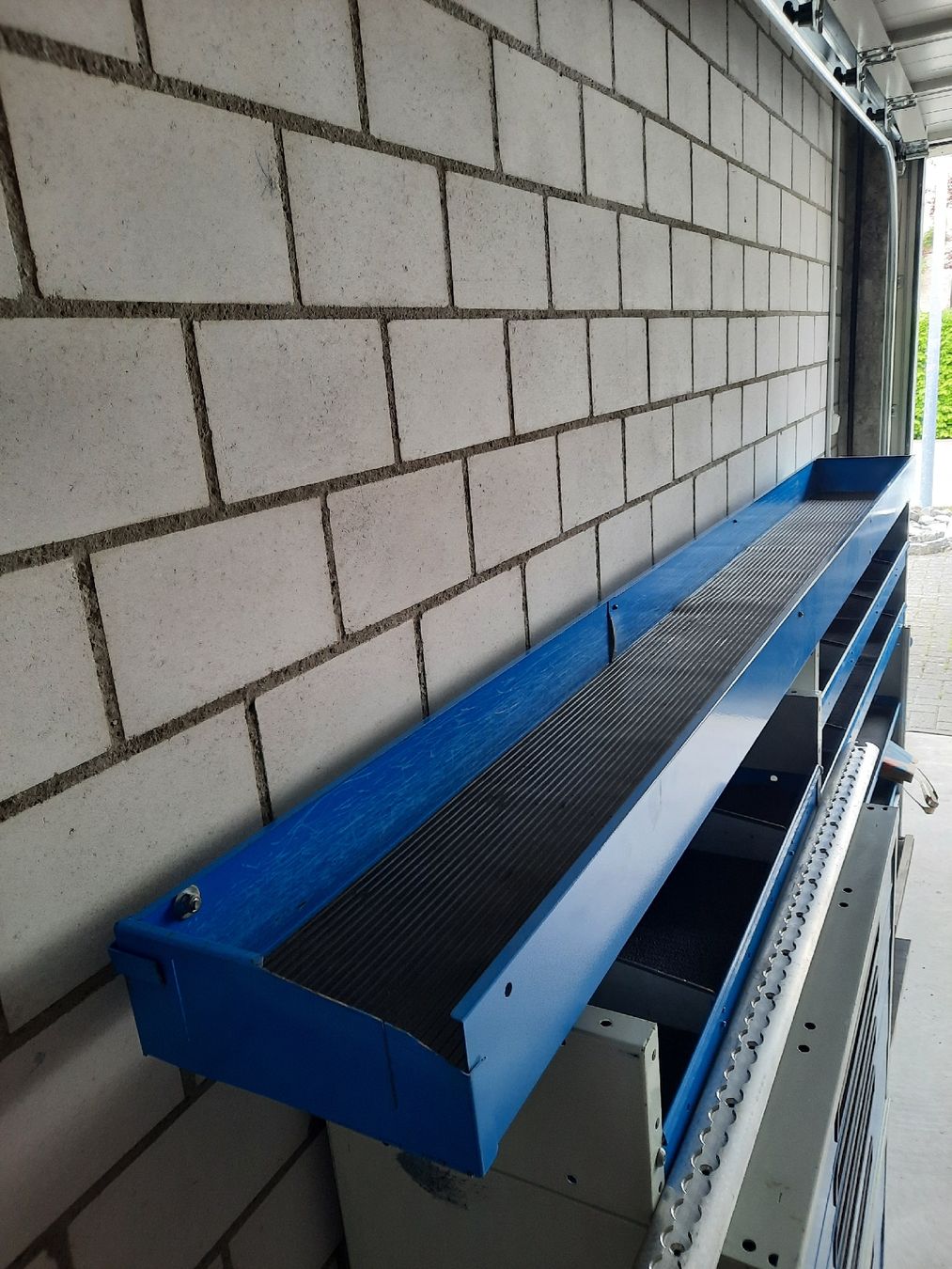 Scaffali: Fahrzeugeinrichtung  Syncro – Usato da Niederuzwil venduto da Luksa2208 7