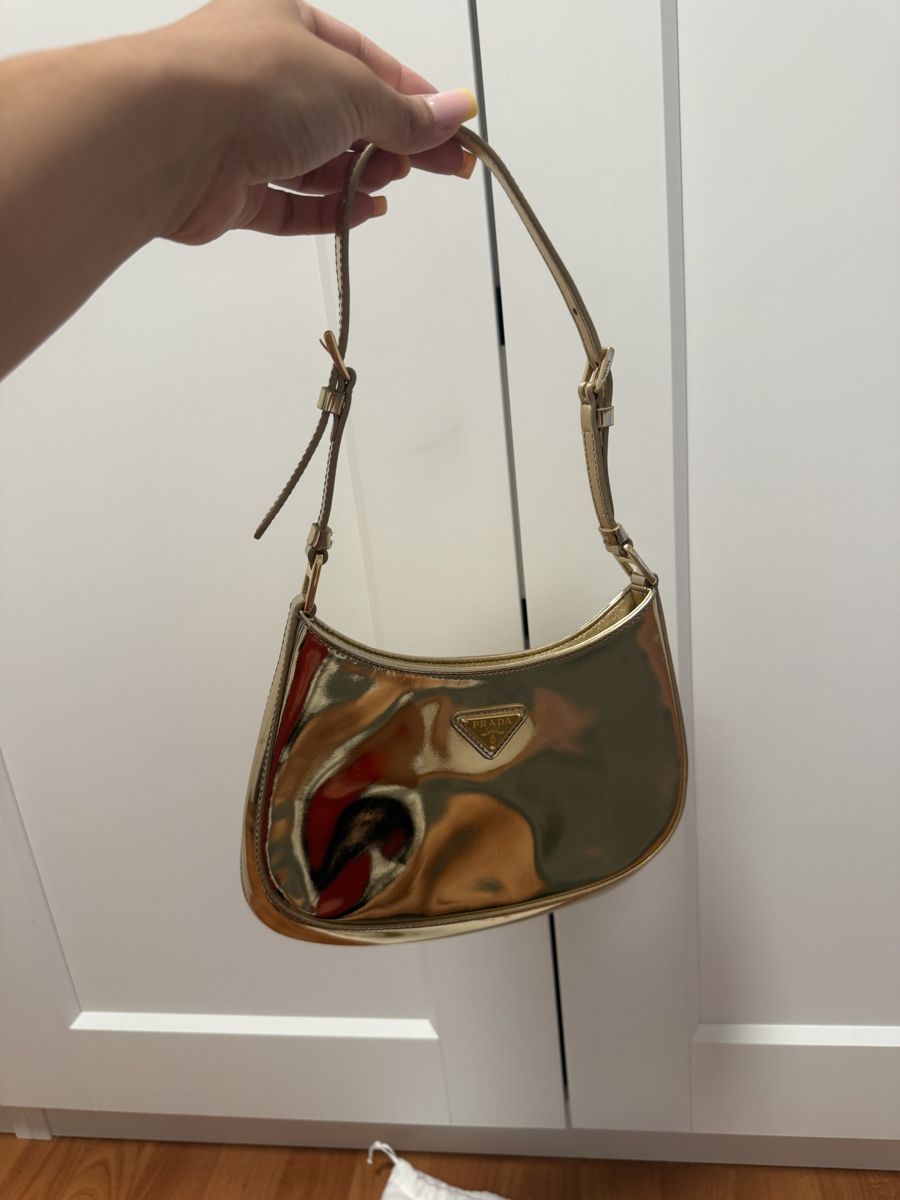 Prada Taschen für Damen: Prada Schultertasche Metallic Gold – Gebraucht aus Lohn-Ammannsegg von aemu12 2