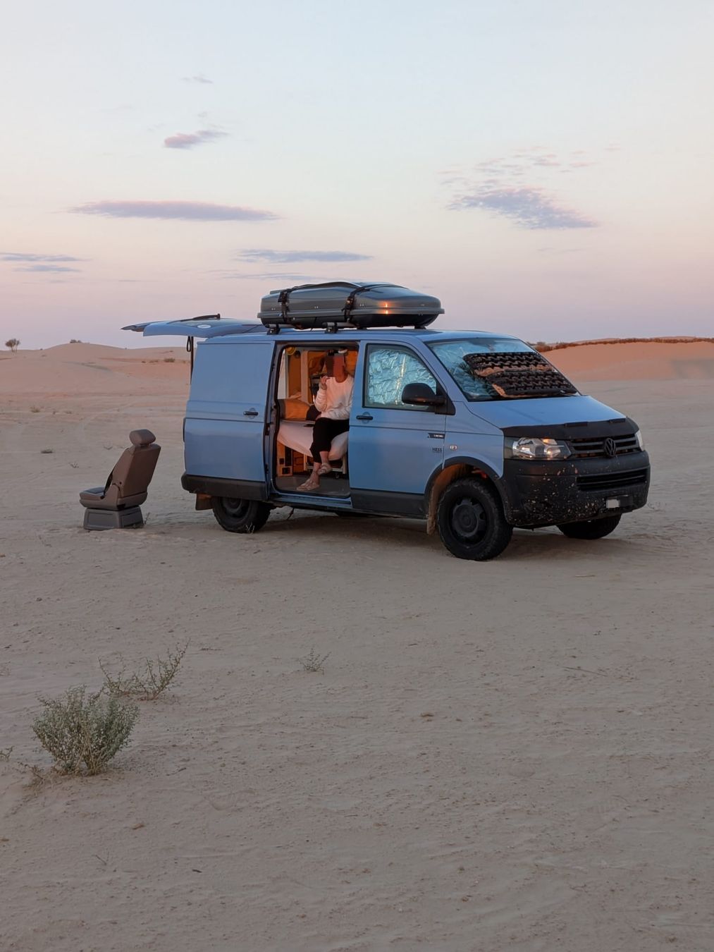 VW Veicoli commerciali: VW T5 4Motion Camper | Offroad + Alltag oder Lieferwagen – Usato da Bern venduto da BeteranoMarket 2