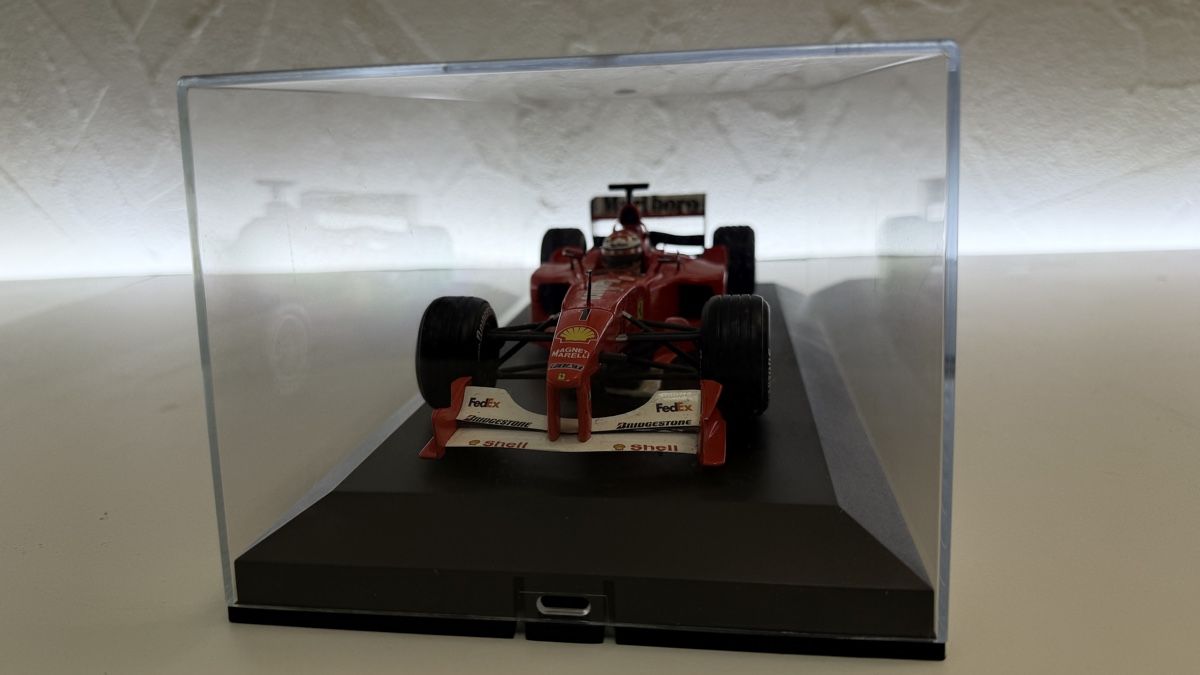 Ferrari Modellautos: Ferrari Formel 1 Modellauto im Display Case  – Gebraucht aus Rotkreuz von perlengott 3