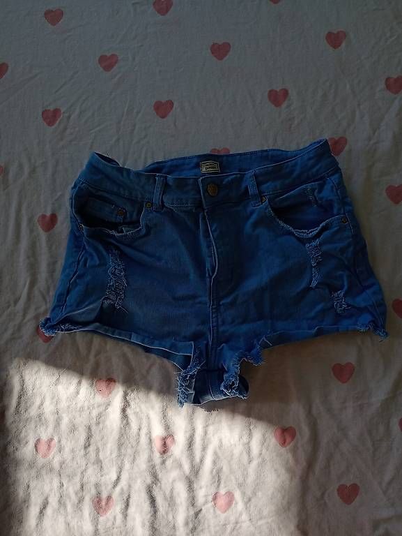 Pantalons: Sehr kurze hose – D'occasion à Gelterkinden par leo_9z8m