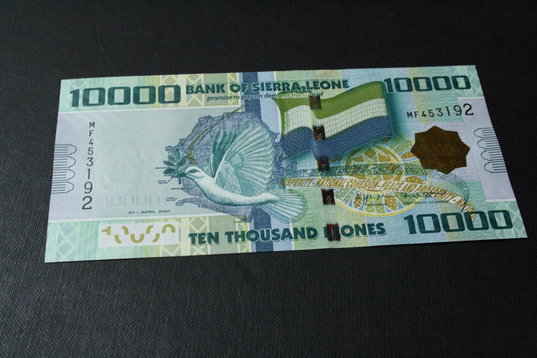 Banconote: Sierra Leone UNC 10 000 Leones 2021 – Nuovo (secondo la descrizione) da Cormondrèche venduto da Hermes.monnaies