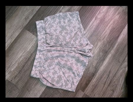 Damen Shorts Elam Grösse S floral Muster guter Zustand
