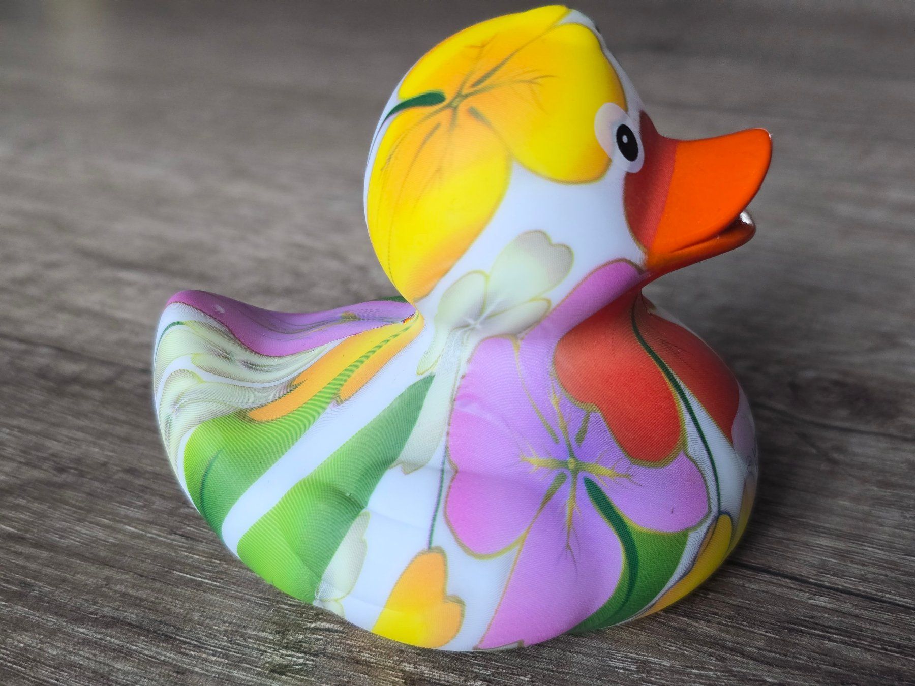 Lufthansa Spielzeuge: Lufthansa First Class Badeente Gummiente Ente Flower Power – Neu (gemäss Beschreibung) aus Küsnacht ZH von Hitch1 1