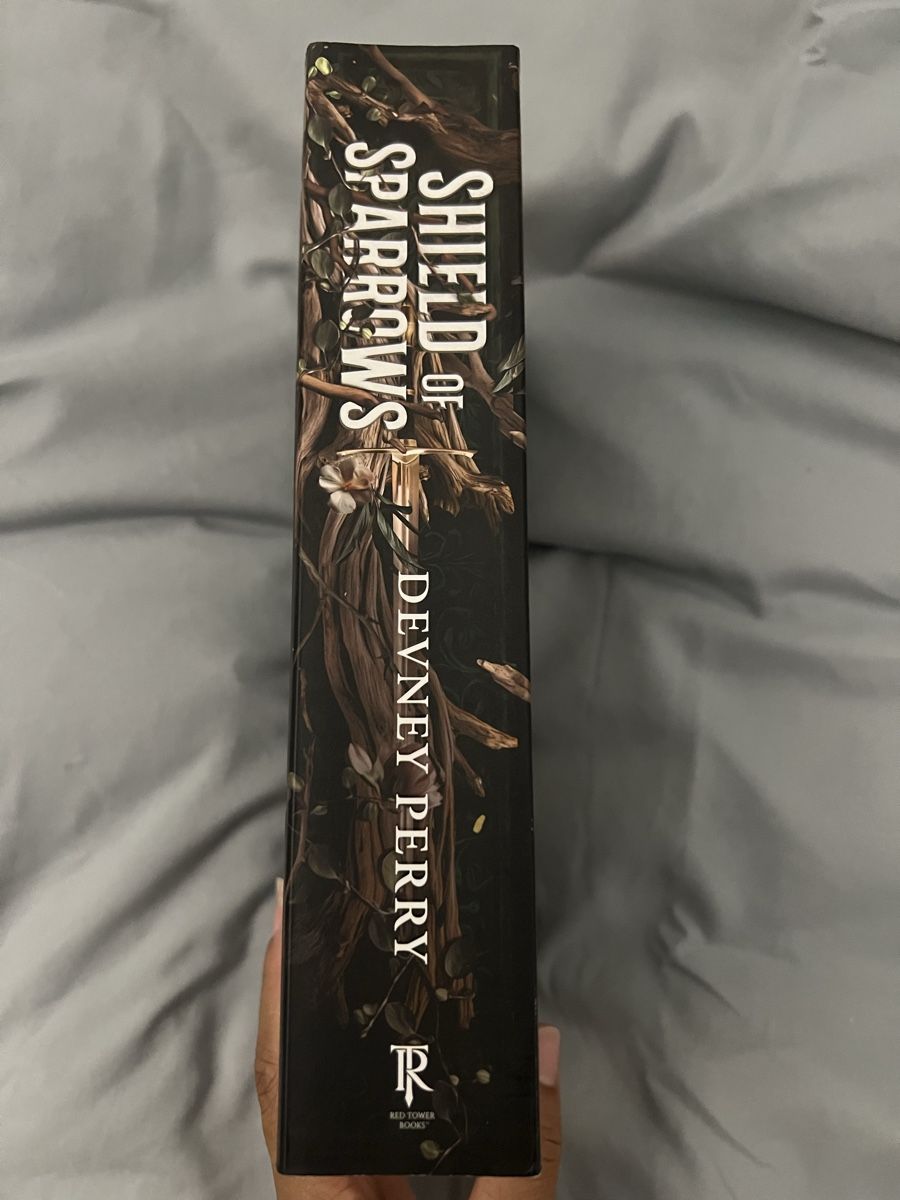 Bücher: Shield of Sparrows – Neu (gemäss Beschreibung) aus Glattbrugg von readsy 1