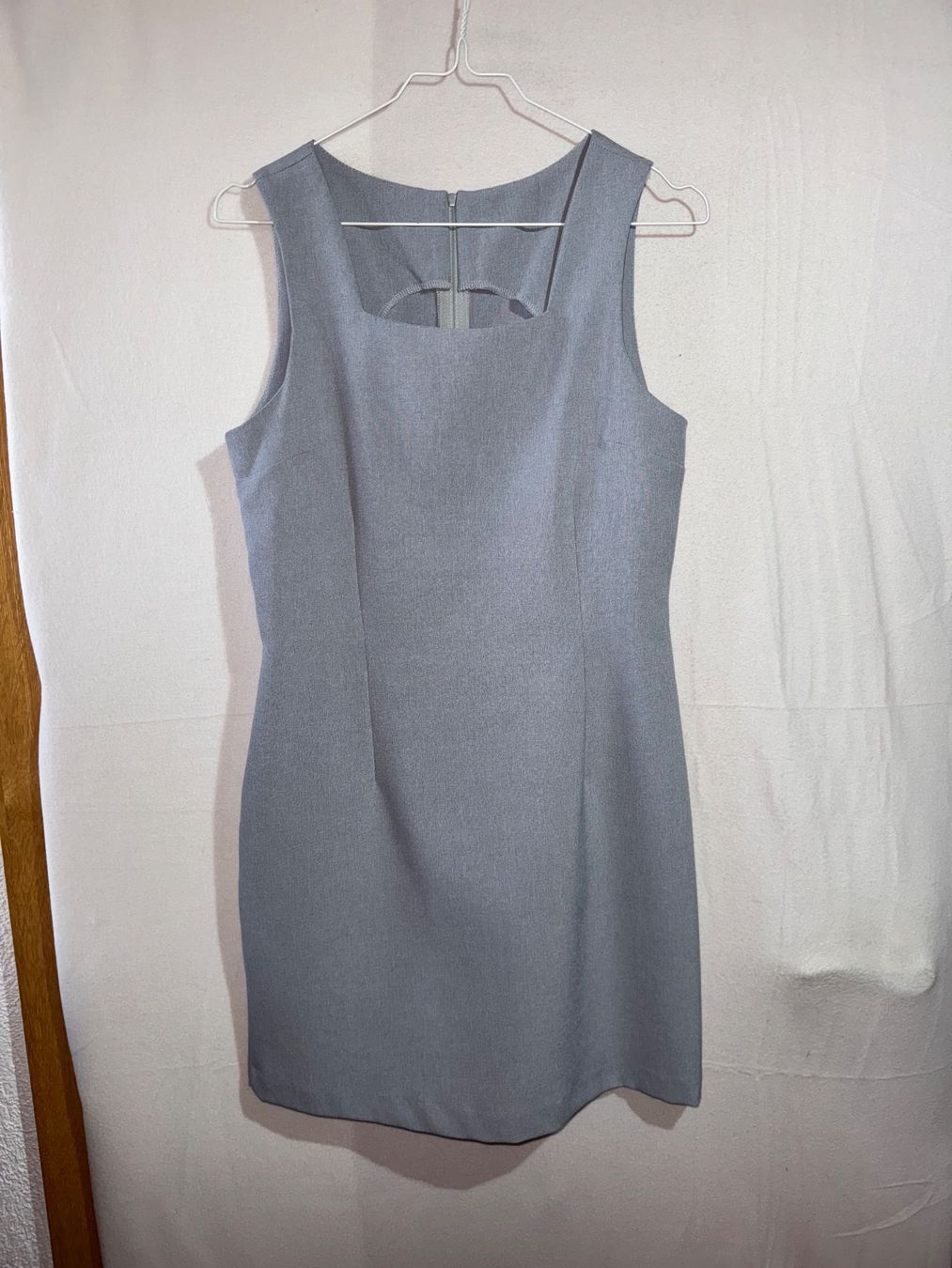 Robes: Graues Etuikleid Gr. 36 – D'occasion à Grosswangen par SALE_SALE_SALE
