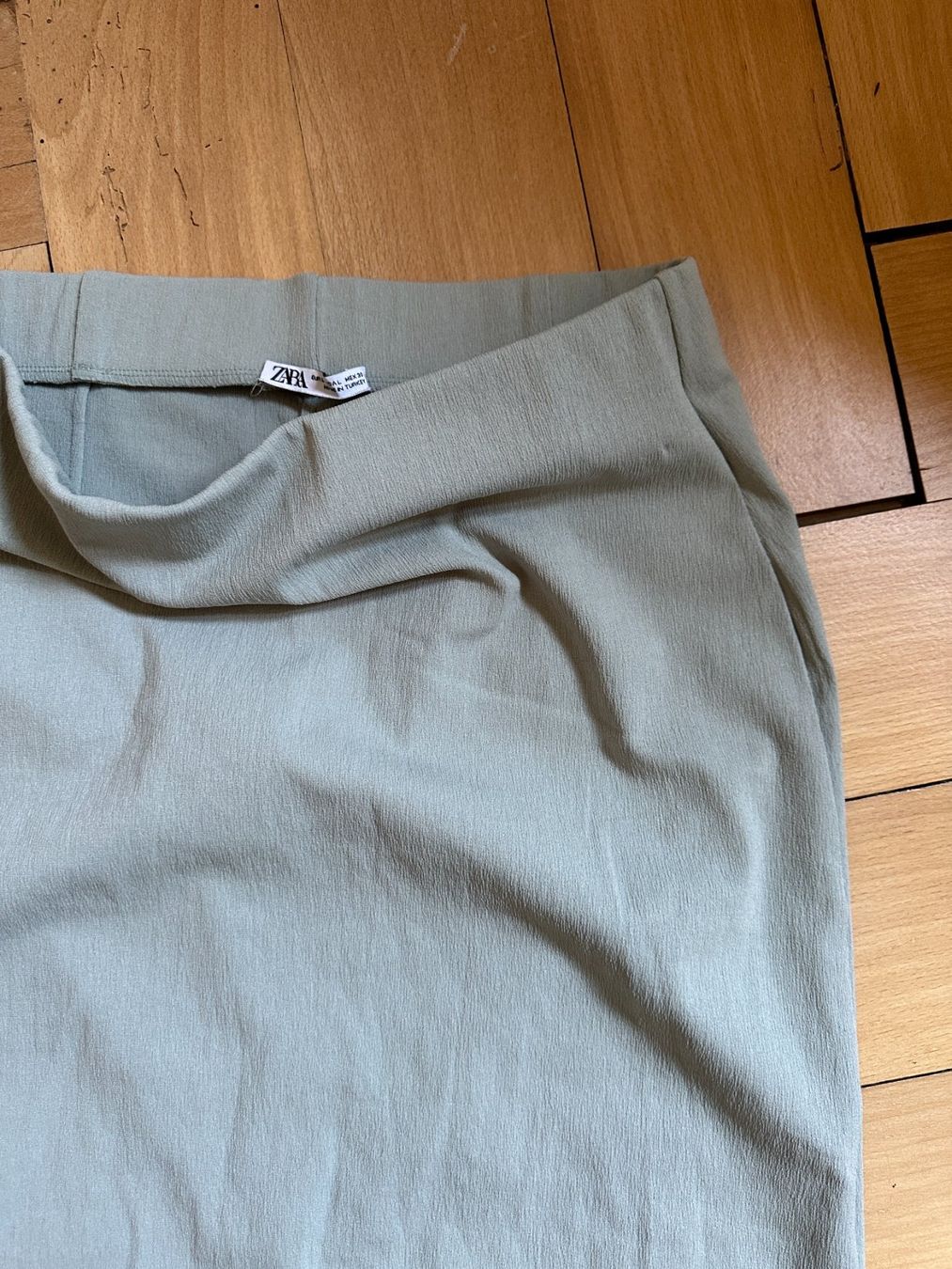 Zara Röcke: ZARA - Stretch Rock mintfarben L – Gebraucht aus Zürich von Diazaio 1