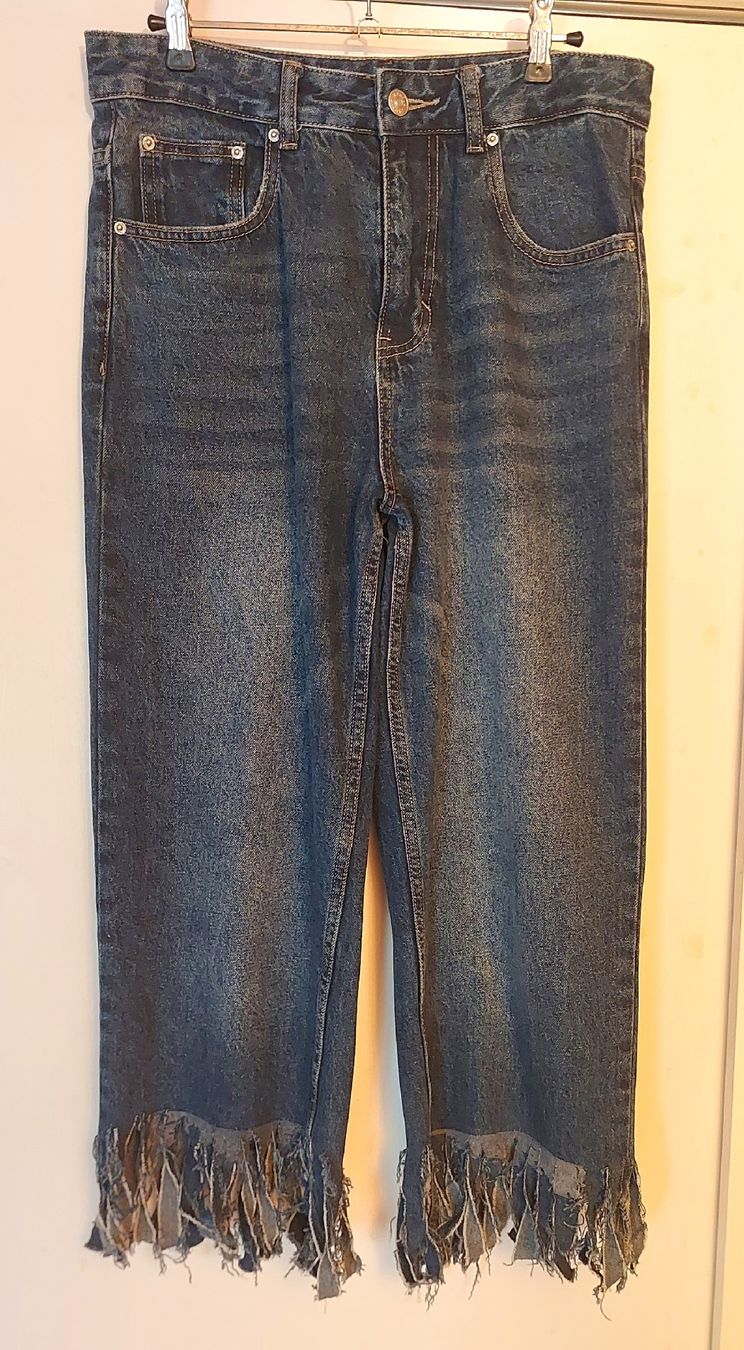 Jeans: 3/4 Jeans – D'occasion à Brunnen par CHOUCHOU.