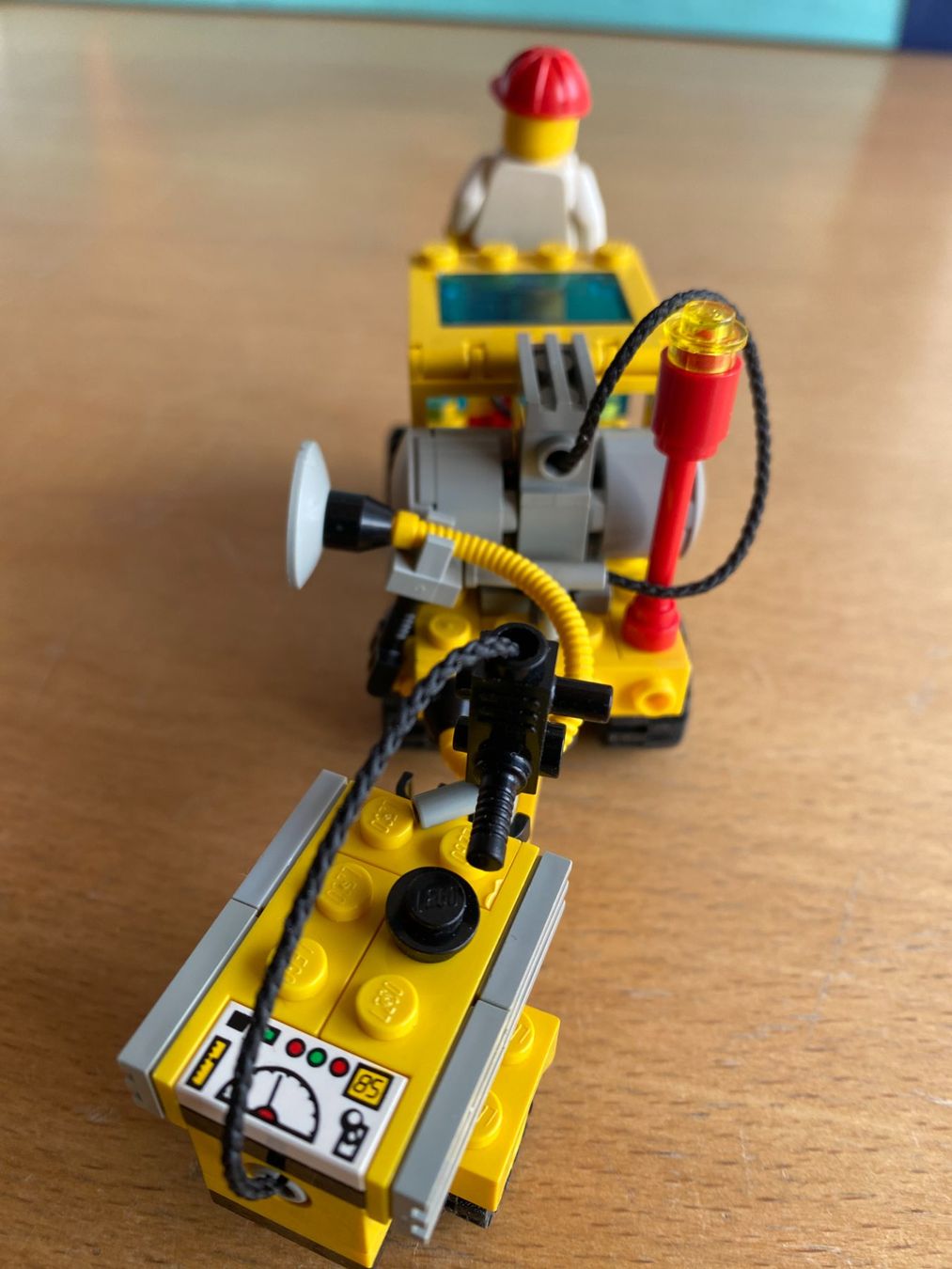 Lego Baukästen: 2 Lego Sets 6667 Strassenbau-Reparaturwagen und 6335 Dumper – Gebraucht aus Niederuzwil von Flohbruno 6