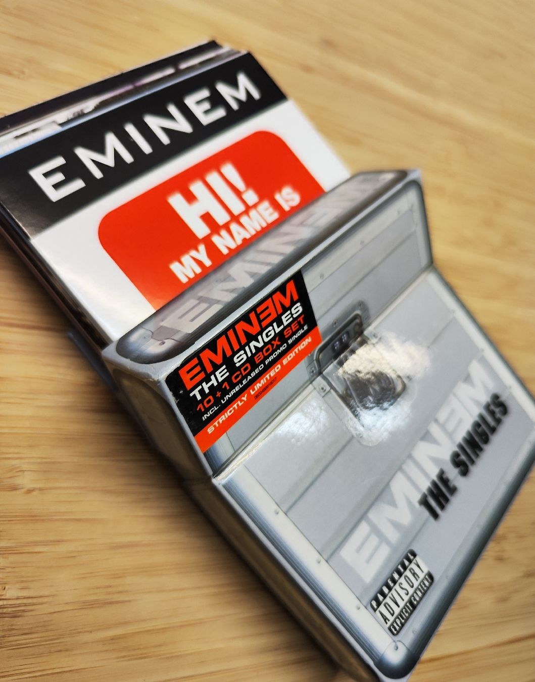 CDs: EMINEM - THE SINGLES - Box Set Limited – Gebraucht aus Aarau von  2