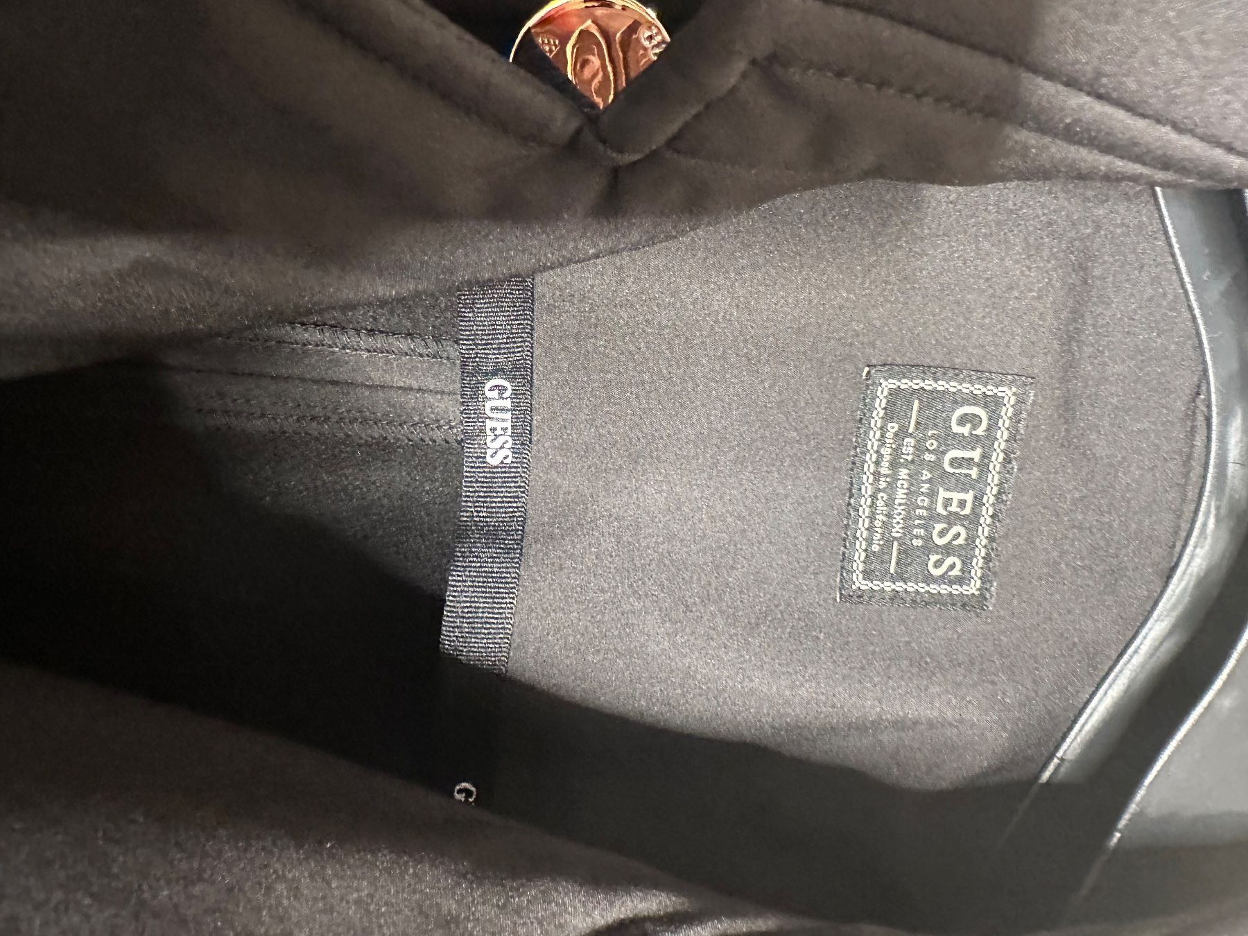 Guess Giacche: Trench-coat Guess - Noir – Nuovo e nell'imballaggio originale da Onex venduto da eri_jx6q 6