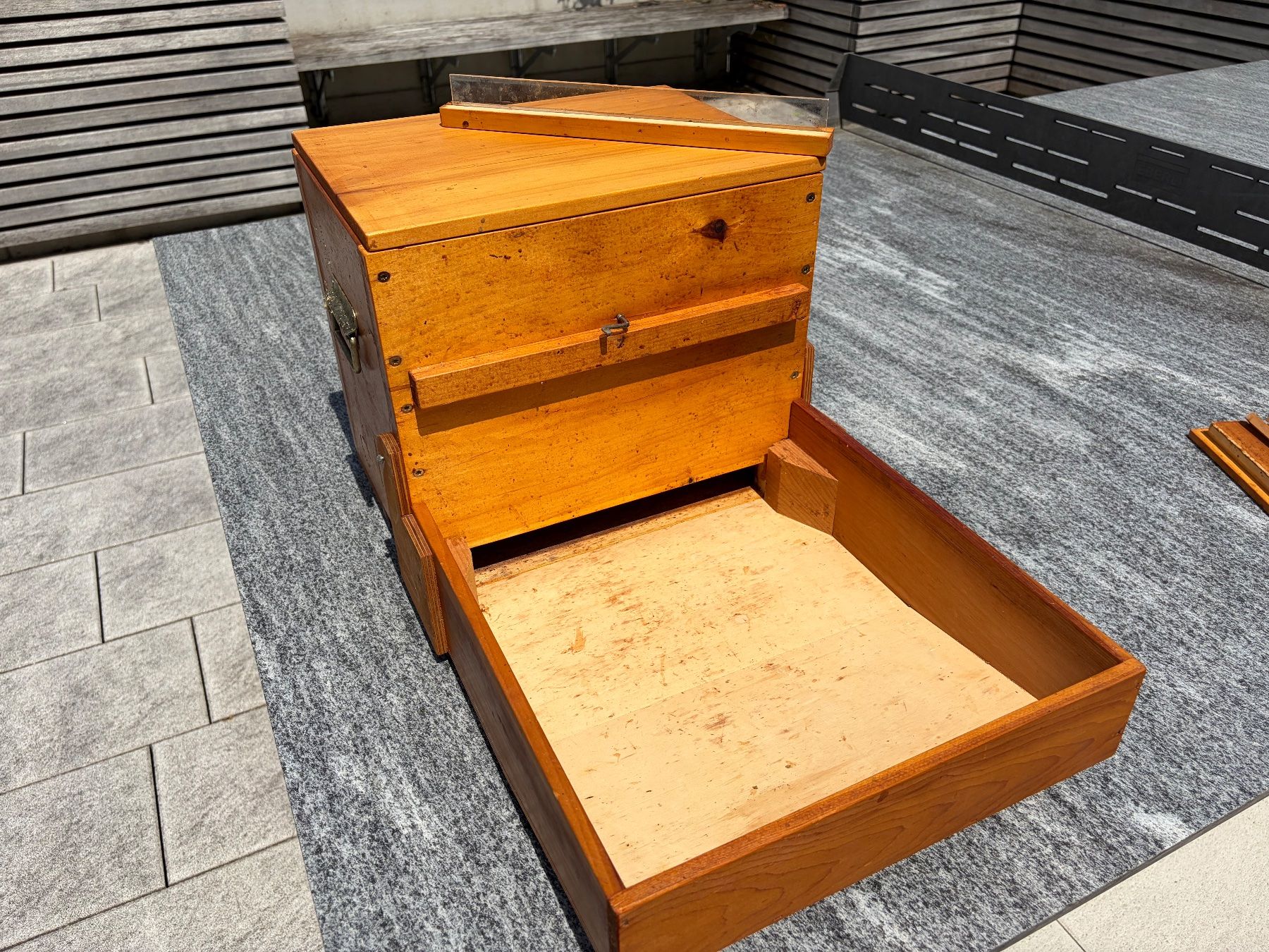 Alveari: Anbrüterkasten aus Holz mit Einlauftrichter – Usato da Stans venduto da odermatt55