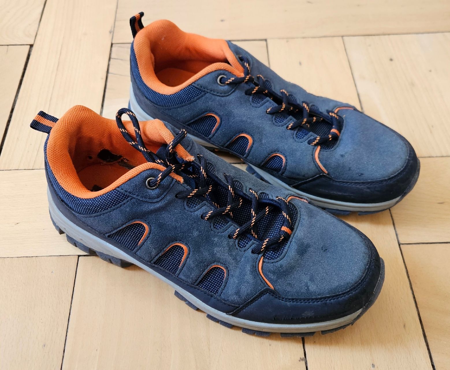 Scarpe da uomo: Trekking- und Freizeitschuhe Gr. 42 – Usato da St. Gallen venduto da Patrizia0711 1