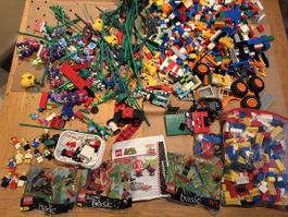 Lego mélangés 3.9 kg avec 12 figurines 