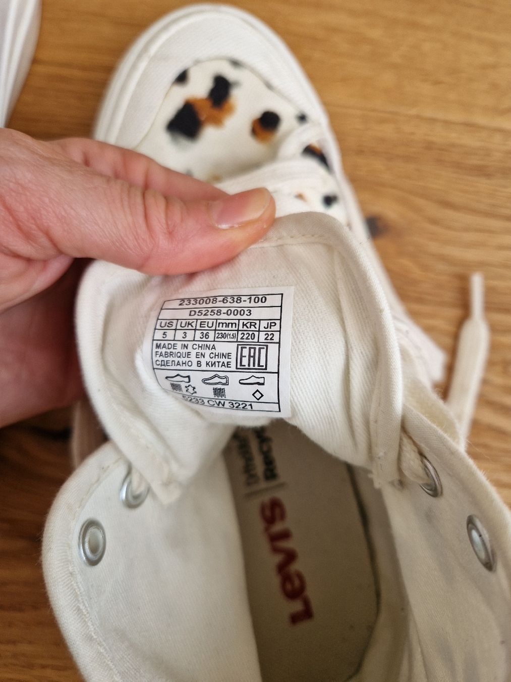 Levi's Scarpe da donna: Levis High Top Sneakers – Usato da Eschenbach SG venduto da SanFranciscoCalifornia 7