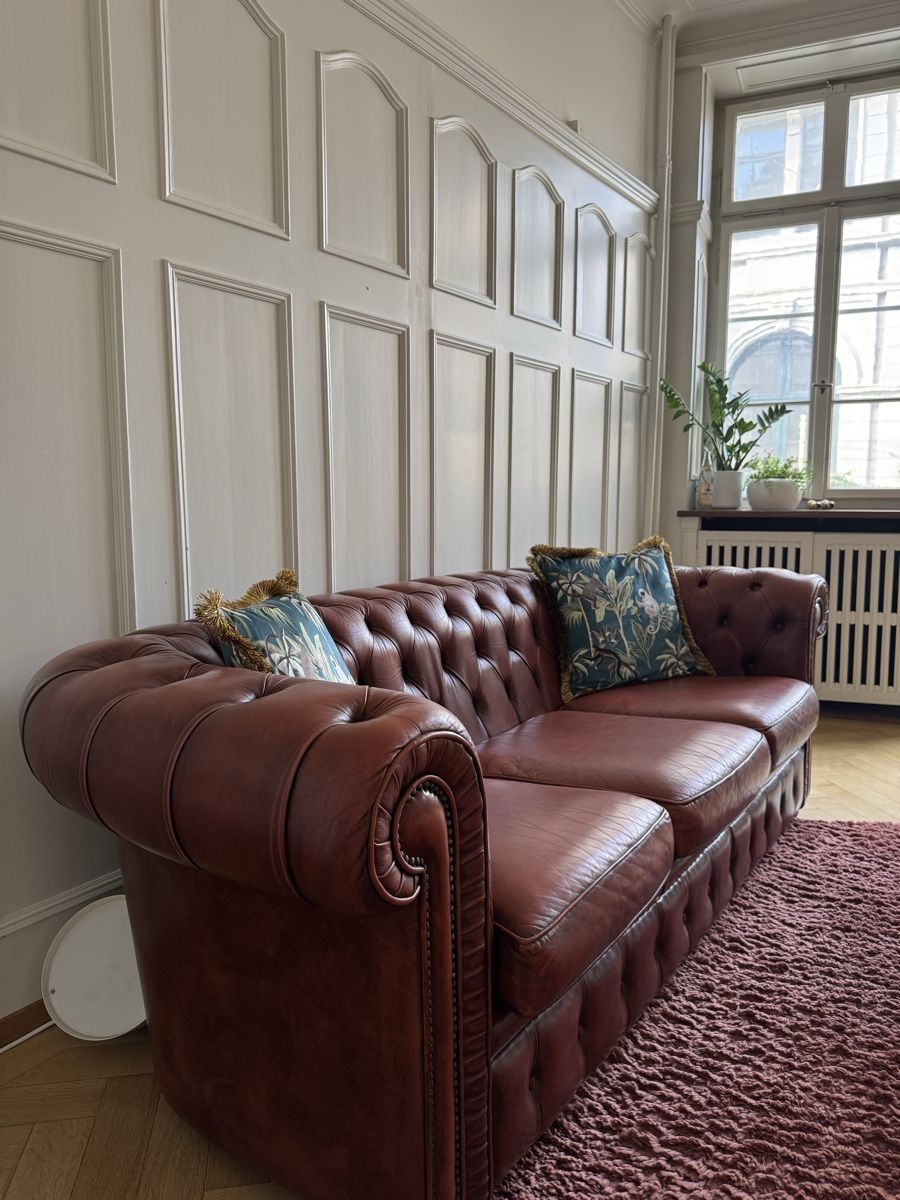 Sofas: Chesterfield Sofa aus Echtleder 🇬🇧 – Gebraucht aus St. Gallen von t.romano 3