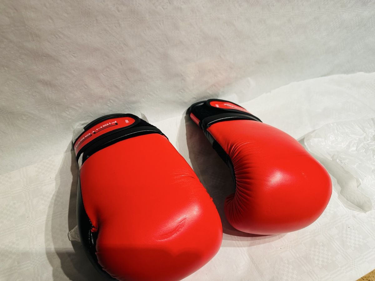 Guanti & manicotti: Neues Paar Boxhandschuhe, 8 OZ – Nuovo (secondo la descrizione) da Basel venduto da clearpixel