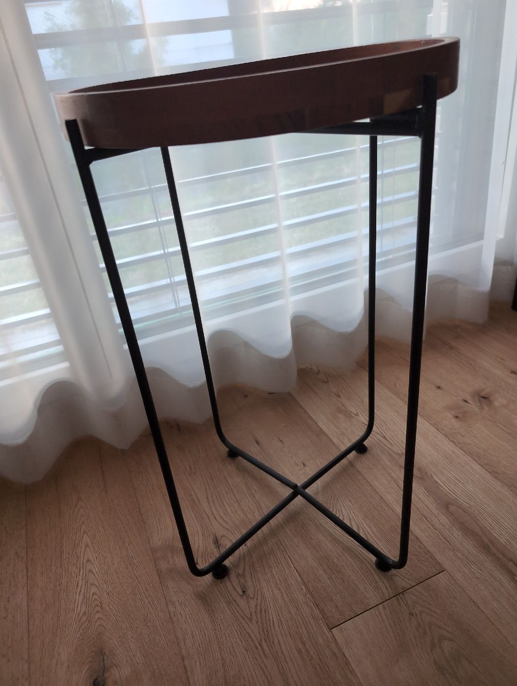 Tables: Moderner Beistelltisch aus Holz – D'occasion à Bern par JennisJungle 1