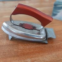 Antikes kleines Deko Bügeleisen /Rauco/ Nostalgie