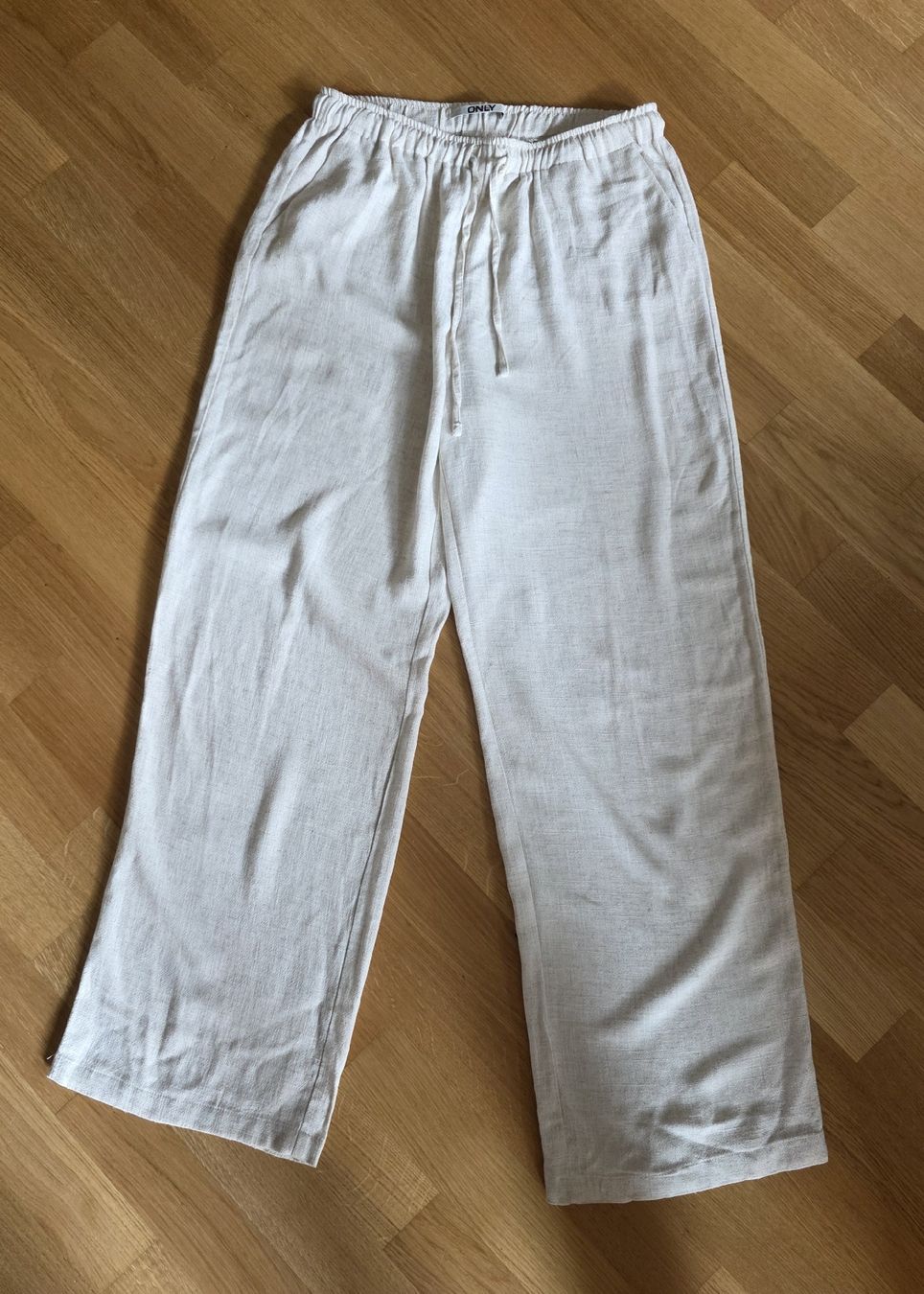 Only Pantaloni: Viskose-/Leinenhose Only Gr. 26/32 – Usato da Rheinfelden venduto da Julanna
