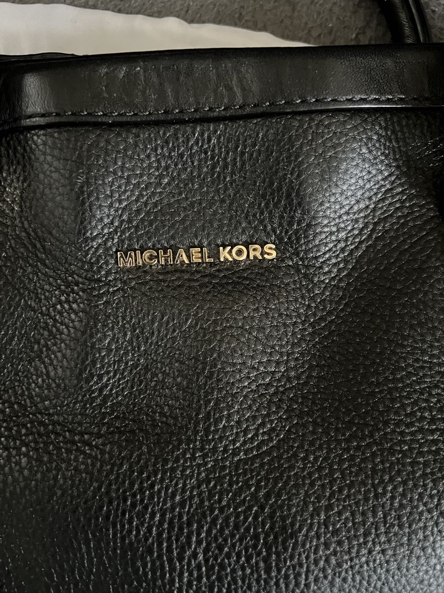 Michael Kors Borse da donna: Michael Kors Handtasche, schwarz – Usato da Brislach venduto da ale_t9y7 3