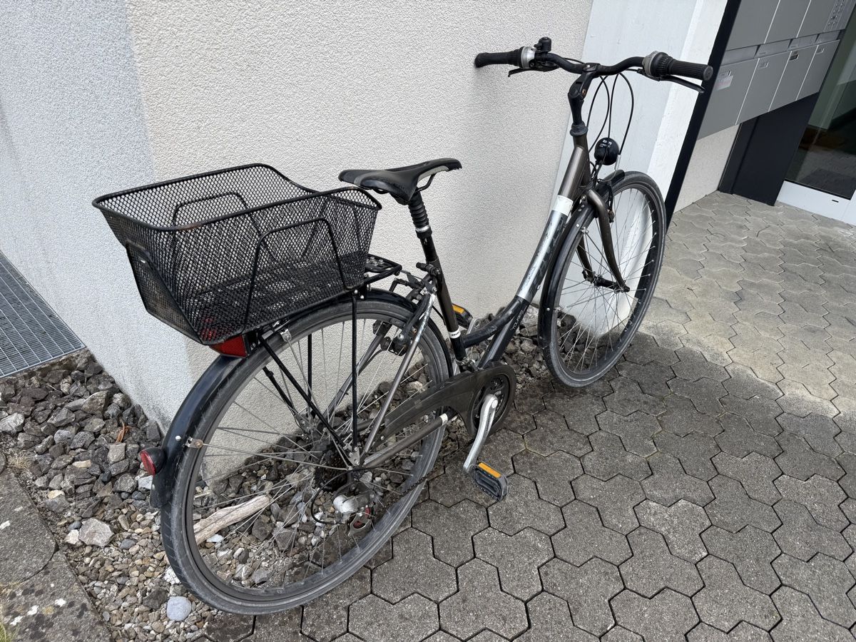 Bixs Biciclette: BiXS damen Velo mit Korb 28 Zoll – Usato da Giswil venduto da urr_7c5j 2