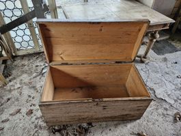 Holztruhe antik
