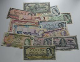 Lot ++ 15 alte Banknoten aus Canada