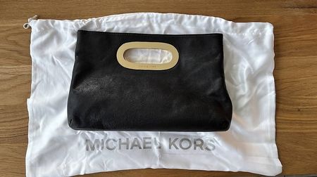 Michael Kors Clutch, schwarz