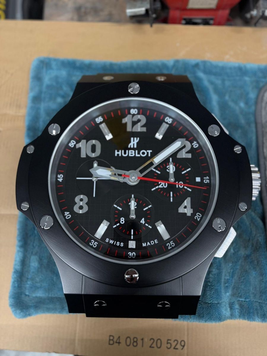 Horloge Murale Logo Morgan, Taille 20x30 Cm, Alu Blanc, Neuve, échelle Miniature