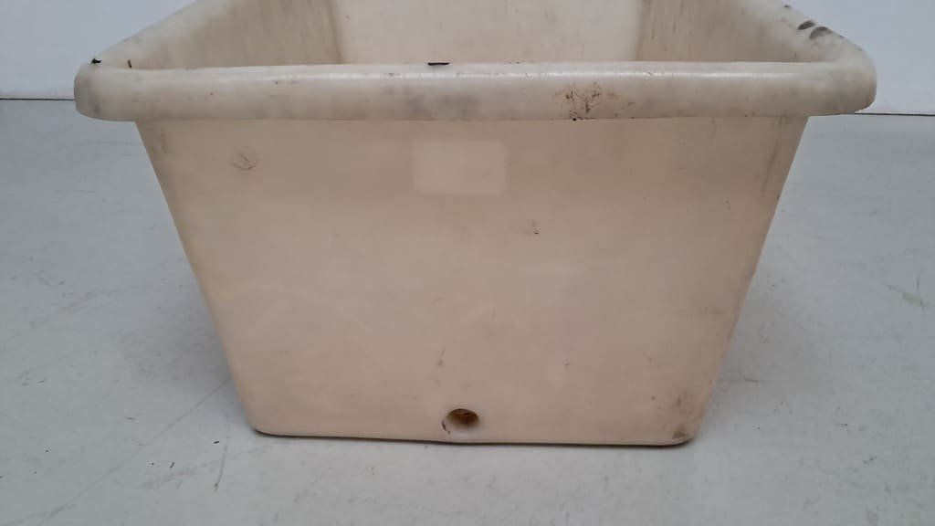 Contenitori & Simili: rechteckige Kunststoff-Wanne/Box – Usato da Alpnach-Dorf venduto da Hess-Automobile 1