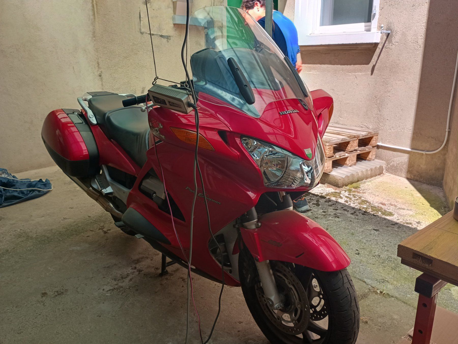 Honda Touring: Honda Pan european ST 1300 – D'occasion à Grandson par laurette75