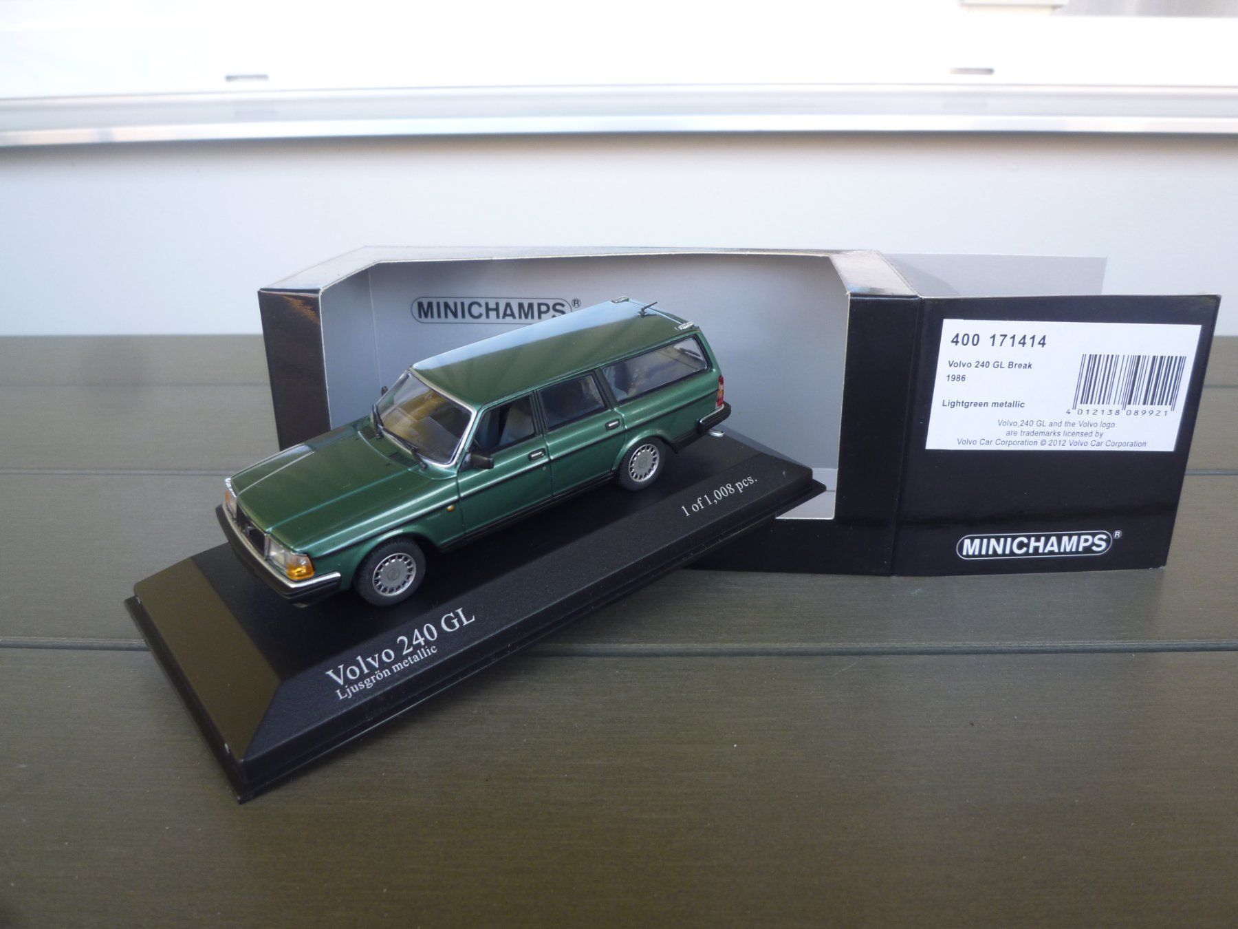 Volvo Modellini d'auto: Volvo 240 GL (1986) – Nuovo e nell'imballaggio originale da Flawil venduto da Imperiosud