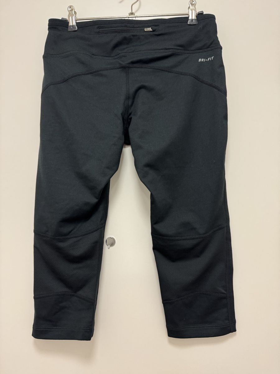 Nike Leggings: Nike Dri-Fit Capri-Hose Grösse M  – Nuovo (secondo la descrizione) da Haldenstein venduto da nicB74 1