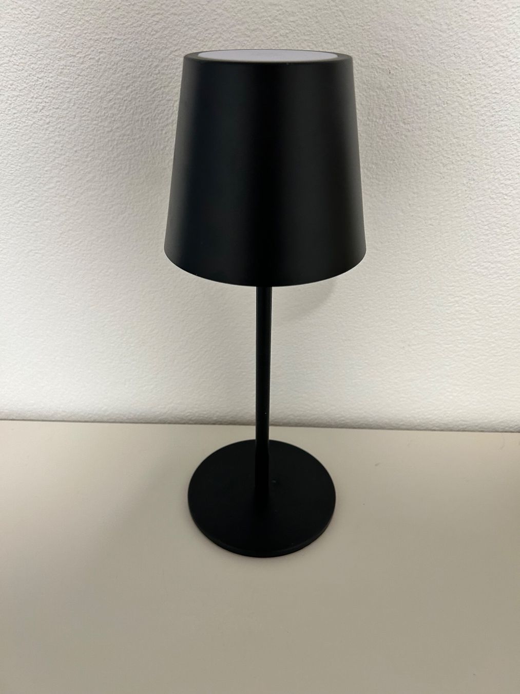 Lampes: Tischlampe ohne Kabel – D'occasion à Zizers par Neka19