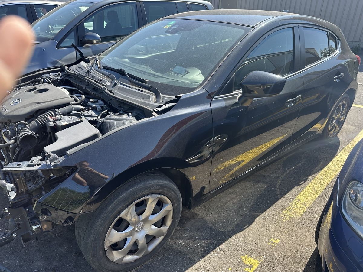 Mazda Autos: Mazda 3 Hatchback  black  – Defekt aus Weiach von Aleksandar.B 4