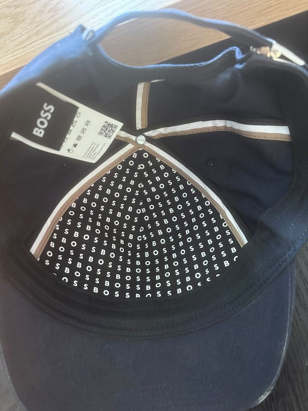 Hugo Boss Altro in  Abbigliamento & Accessori: Edles Hugo Boss Cap – Usato da Basel venduto da san_2jbt 1