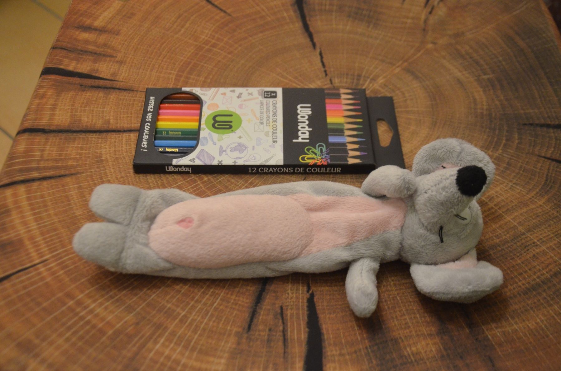 Jouets: ETUI + FARBE – D'occasion à Chiasso par Dolly015