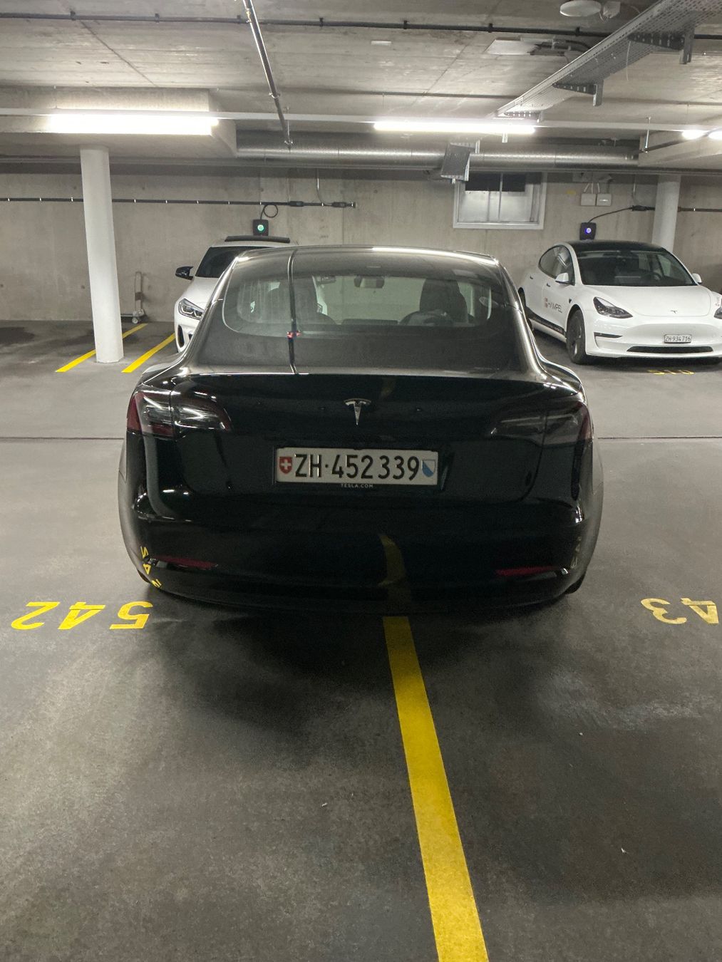 Tesla Autos: Tesla Model 3 Long Range AWD Performance (Dual Motor) – D'occasion à Bülach par Berimbau0 2