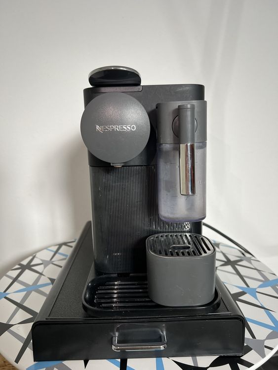 DELONGHI Lattissima One EN510.B Nespresso Kaffeemaschine | Acheter sur ...