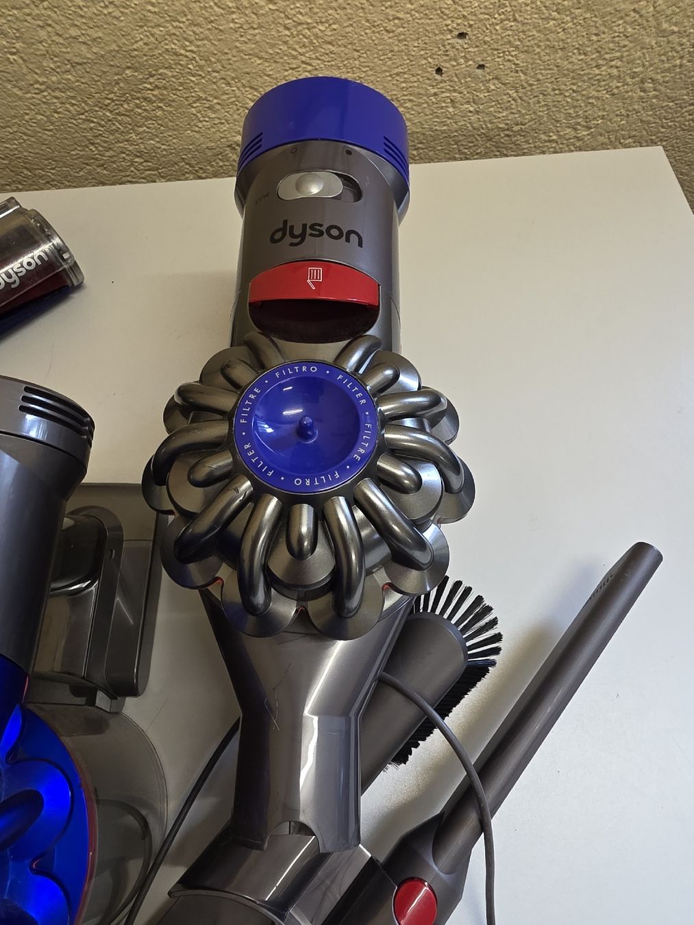 Dyson Aspirapolveri & Accessori: Dyson V10 Ersatzteile Konvolut – Usato da Alberswil venduto da mario889 1