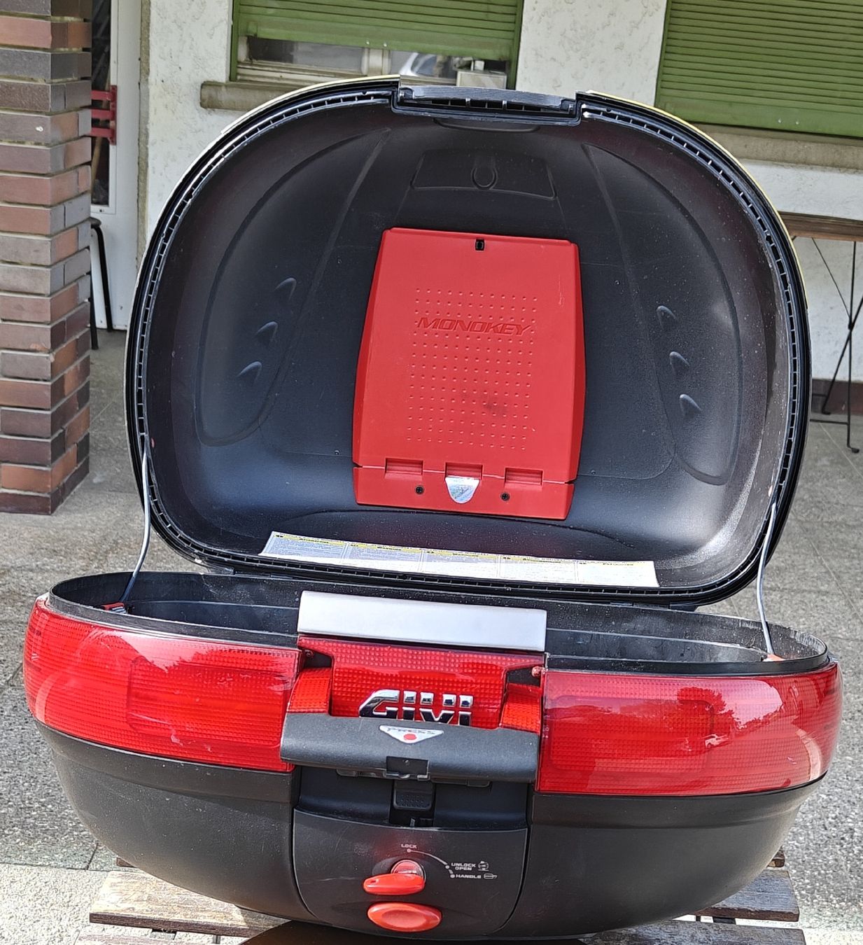 Givi Topcase: Motorradbox Marke Givi – Usato da Grenchen venduto da Thabo1581 2