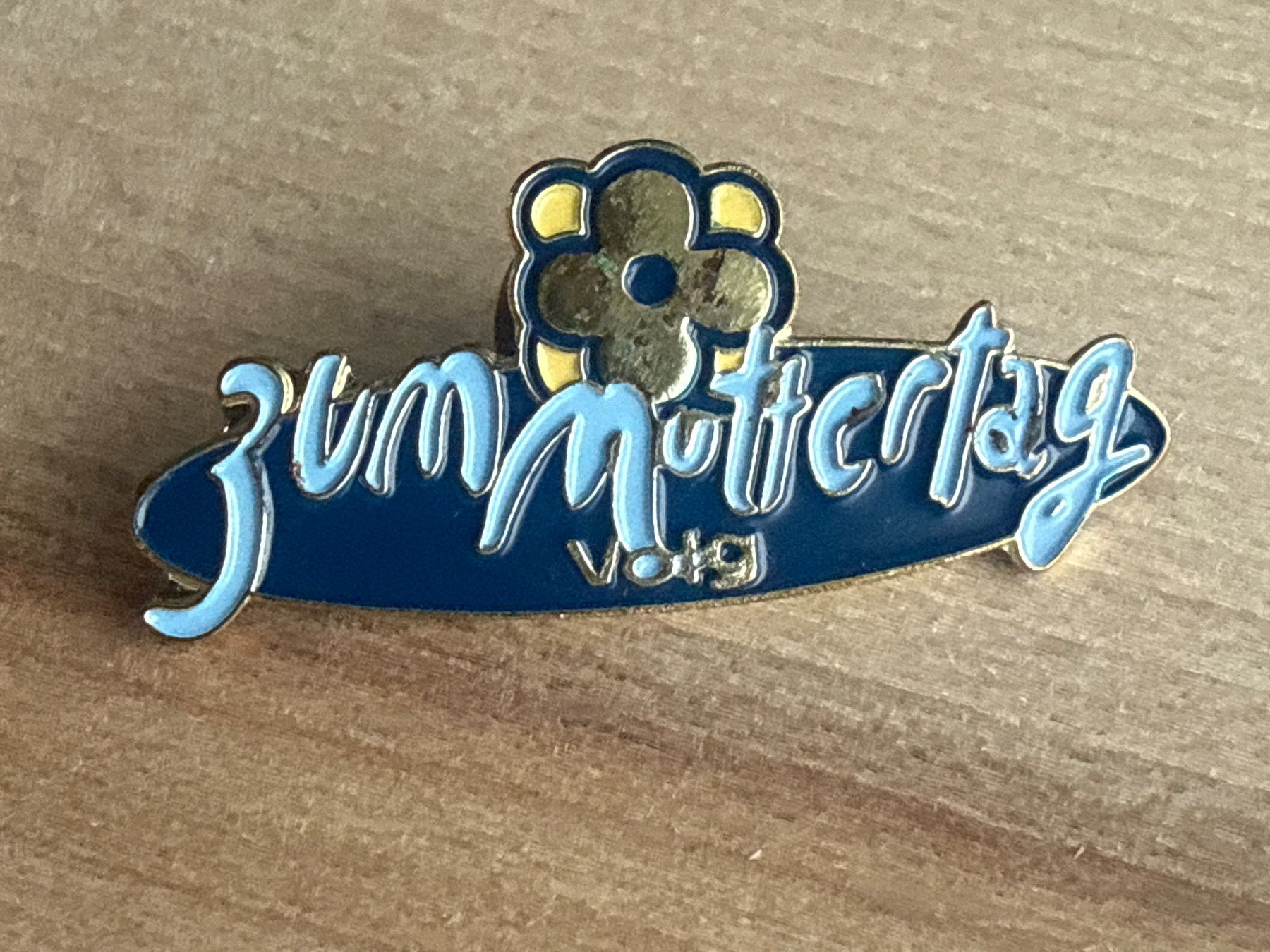 Placchette & Badge: Pin  "Zum Muttertag“ Volg – Usato da Glattbrugg venduto da Schweigmatt