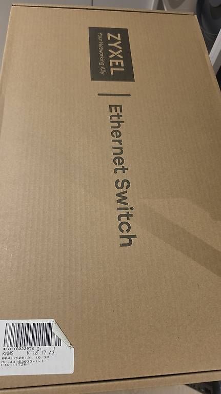 Zyxel Hubs & Switches: Zyxel XGS1930-28 Switch – D'occasion à Pfäffikon ZH par My_way20