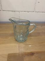 Kleine Vintage Glaskaraffe/Milchkännchen, Top Zustand